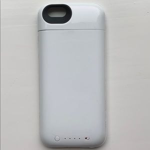 White Mophie Battery Charging iPhone 6 Case